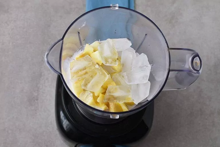 Step 1 - Pineapple & Mango Smoothie