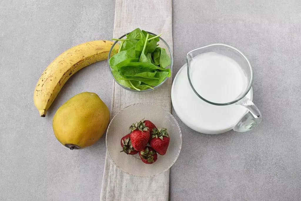 Ingredients for Spinach Strawberry Mango Banana Smoothie