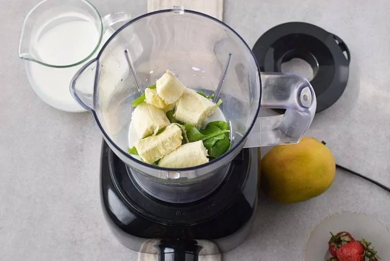 Step 1 - Spinach Strawberry Mango Banana Smoothie
