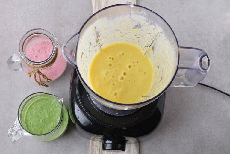 Step 3 - Spinach Strawberry Mango Banana Smoothie