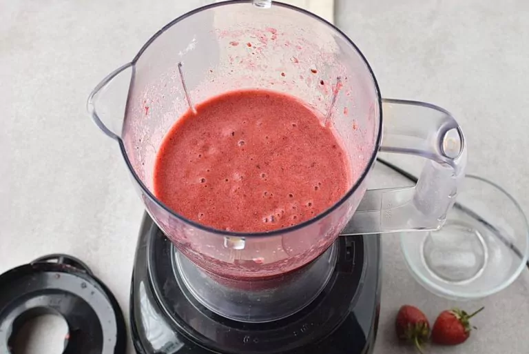 Step 2 - Strawberry, Blackberry & Pineapple Smoothie