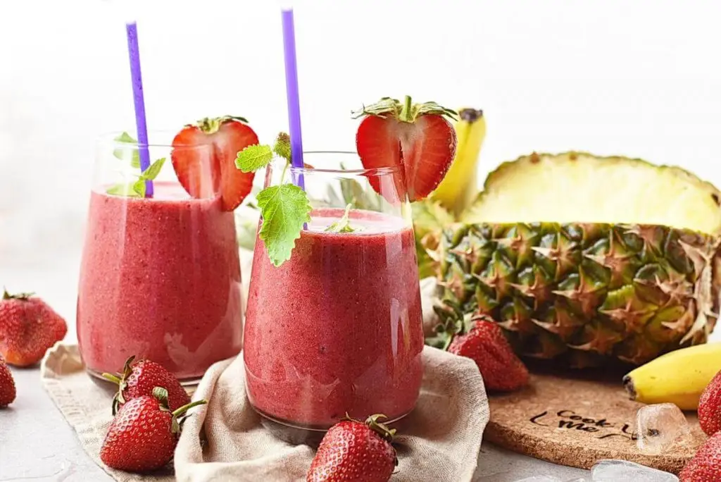 Strawberry, Blackberry & Pineapple Smoothie