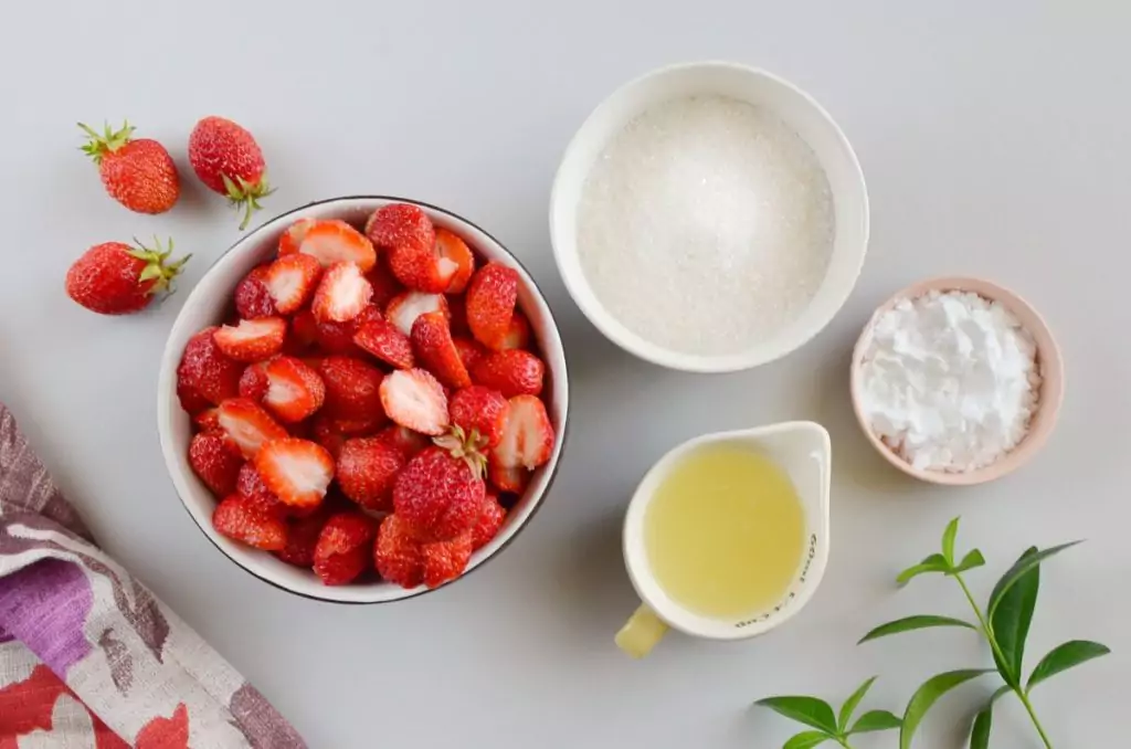 Ingredients for Strawberry-Lemonade Jam