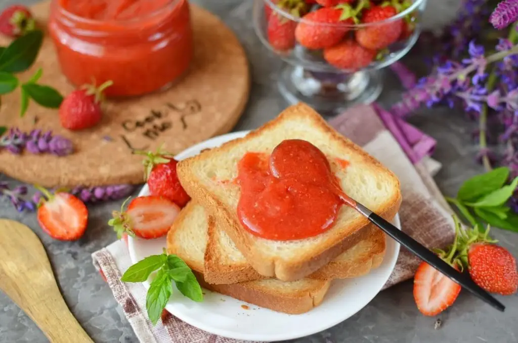 Strawberry-Lemonade Jam