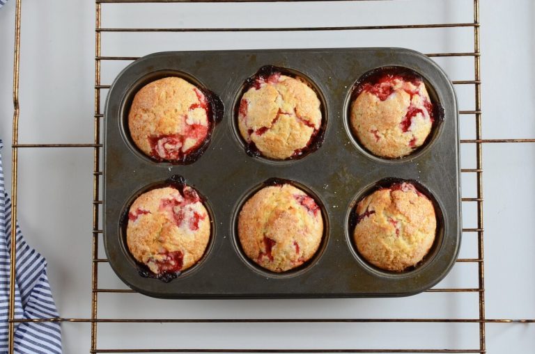 Step 7 - Strawberry-Lemonade Muffins