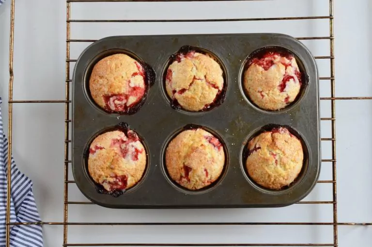 Step 7 - Strawberry-Lemonade Muffins