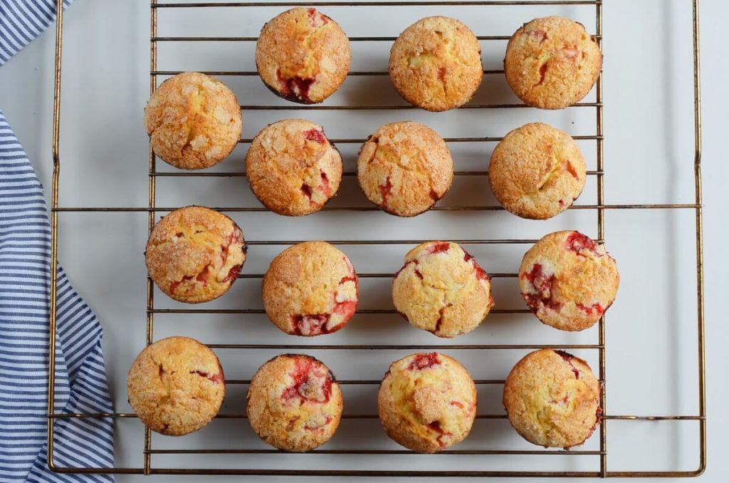 Strawberry-Lemonade Muffins recipe - step 8