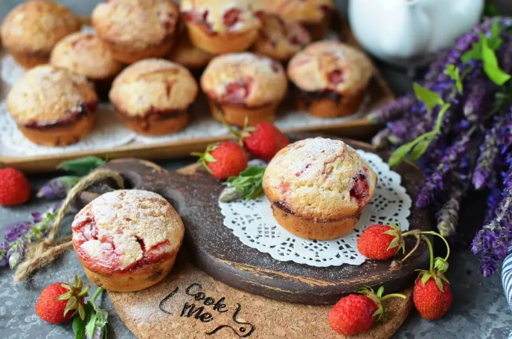 Strawberry-Lemonade Muffins