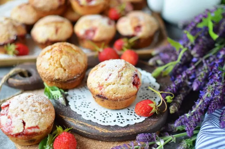 Step 9 - Strawberry-Lemonade Muffins