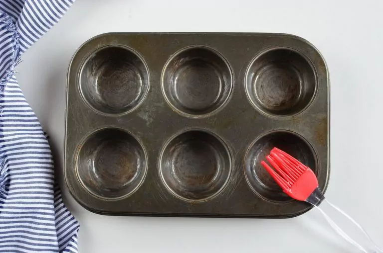 Step 1 - Strawberry-Lemonade Muffins