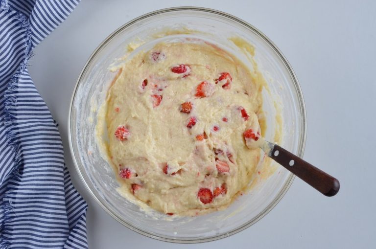 Step 5 - Strawberry-Lemonade Muffins