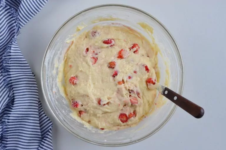 Step 5 - Strawberry-Lemonade Muffins