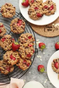 Vegan Strawberry Oatmeal Cookies