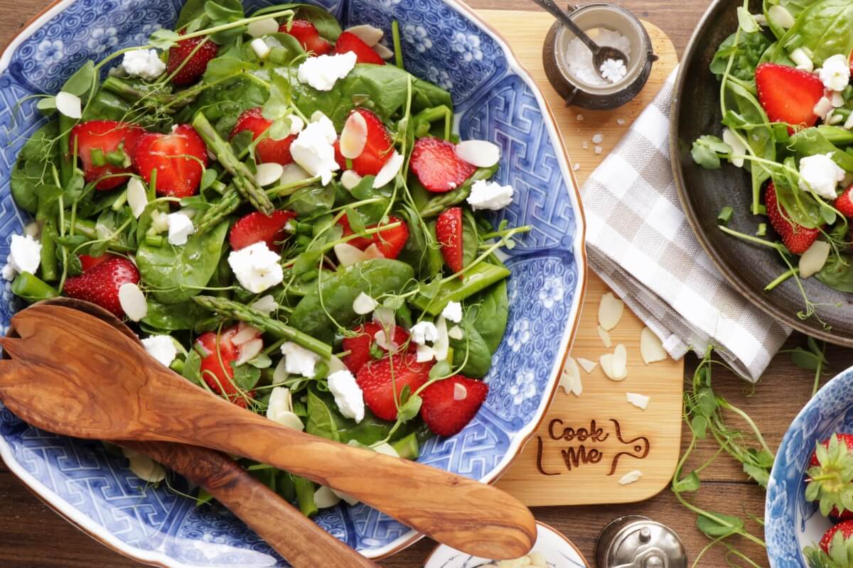 Strawberry Spinach and Asparagus Salad Recipe-Spinach, Asparagus, and Strawberry Salad-Summer-Time Asparagus & Strawberry Spinach Salad