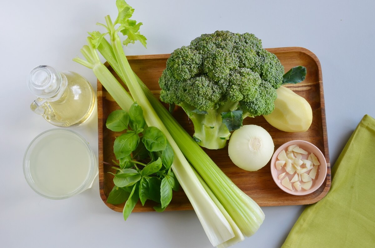Ingridiens for Vegan Broccoli Basil Potato Soup