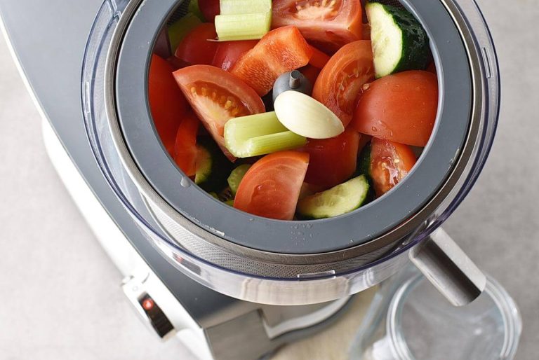 Step 1 - Vegetable Juice with Tomatoes & Cucumber