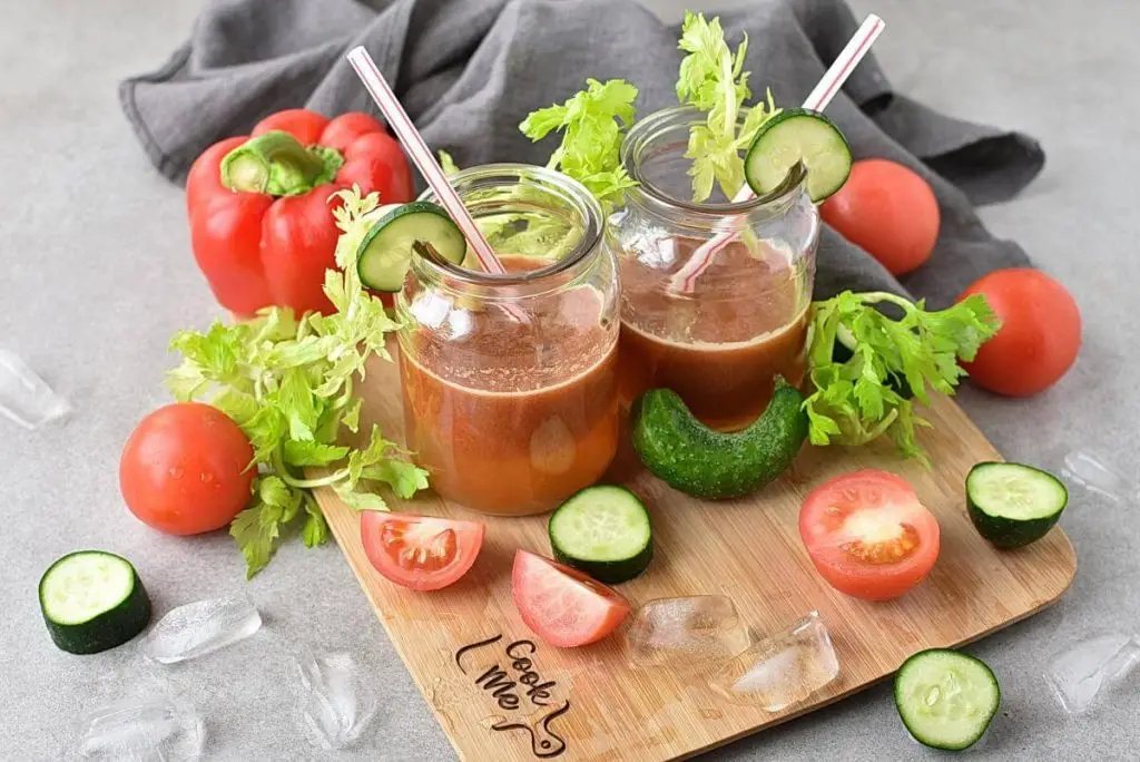 Vegetable Juice with Tomatoes & Cucumber