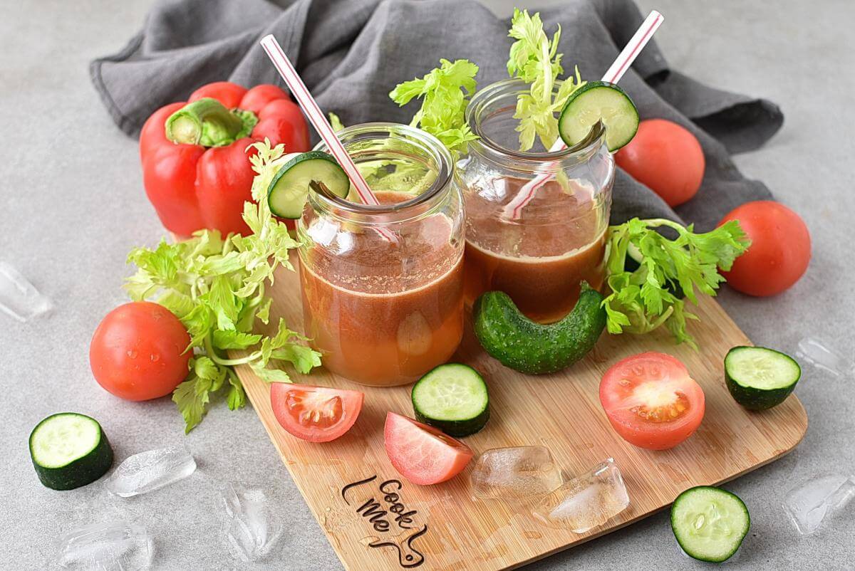 Vegetable Juice with Tomatoes & Cucumber