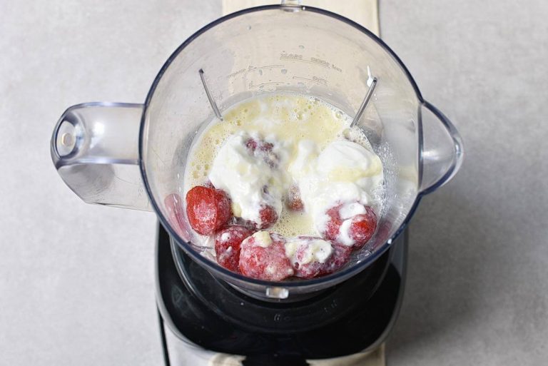 Step 3 - White Chocolate Strawberry Smoothie