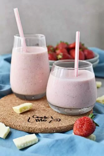White Chocolate Strawberry Smoothie