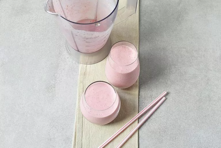 Step 5 - White Chocolate Strawberry Smoothie
