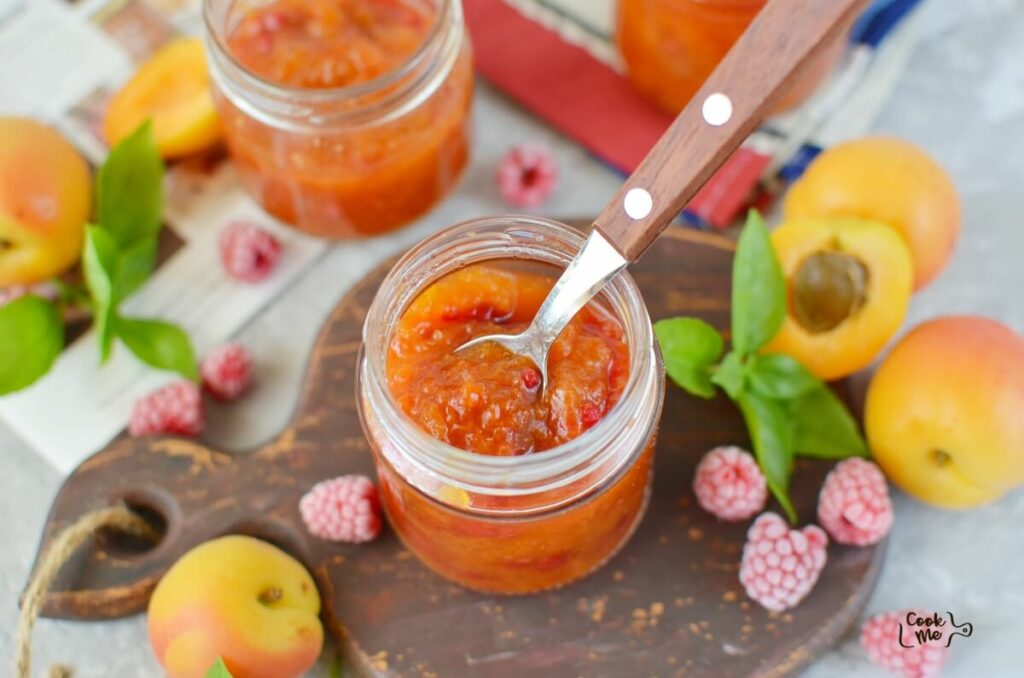 How to serve 15 Minute Apricot Raspberry Preserves