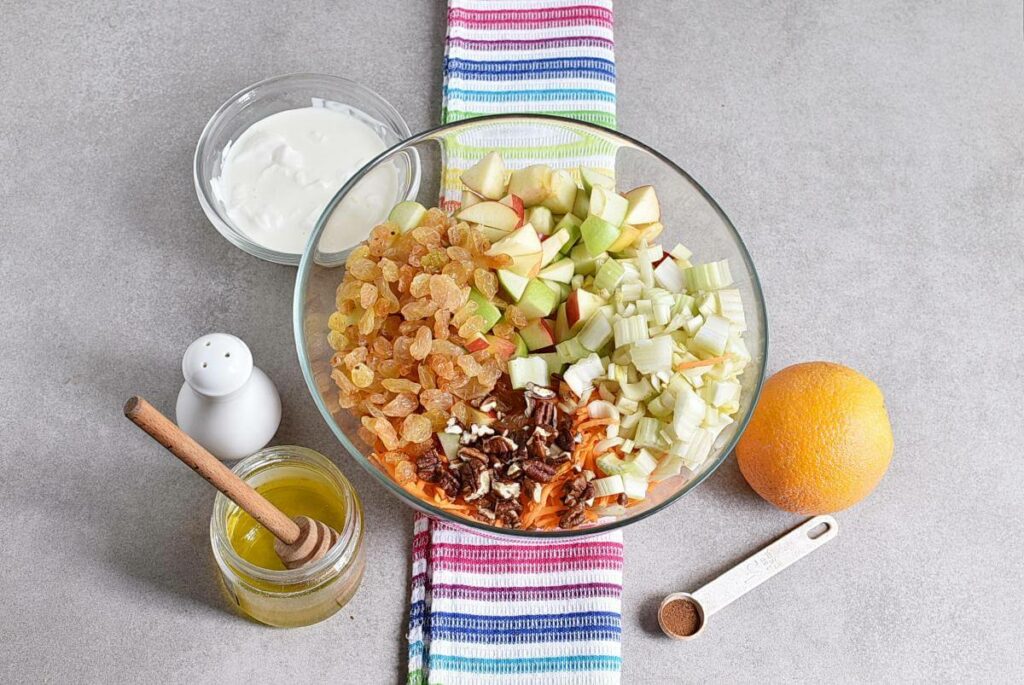 Carrot Apple Salad with Yogurt Dressing recipe - step 1