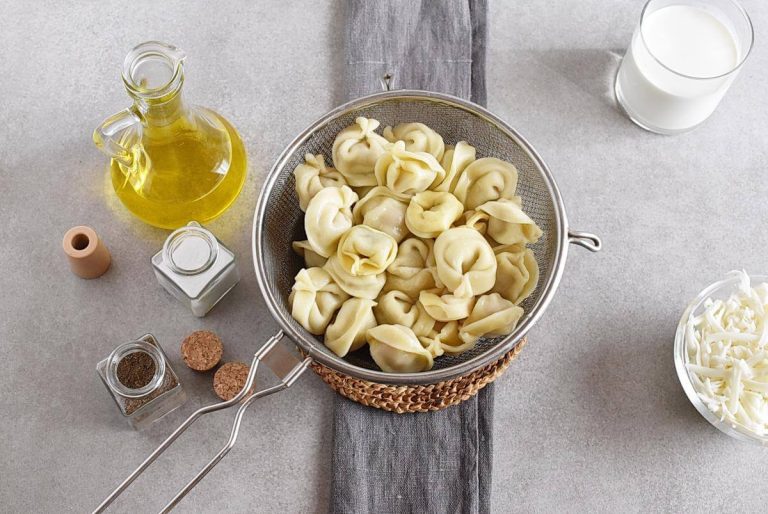 Step 5 - Cheese Tortellini Bake with Zucchini