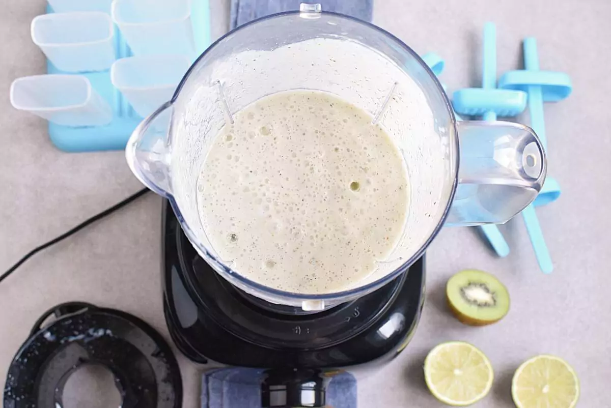 Step 1 - Creamy Kiwi Key Lime Popsicles