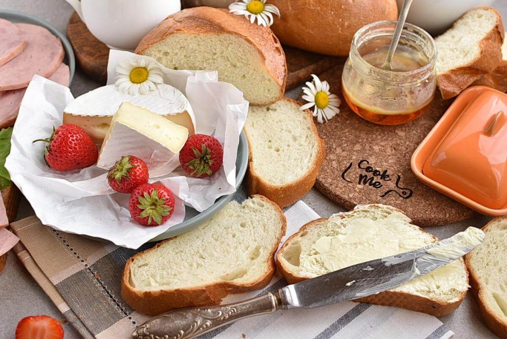 How to serve Easy Homemade French Bread