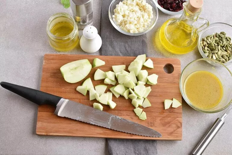 Step 3 - Green Salad with Apples, Cranberries and Pepitas