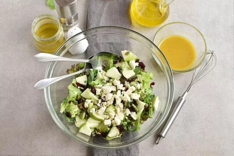 Step 4 - Green Salad with Apples, Cranberries and Pepitas