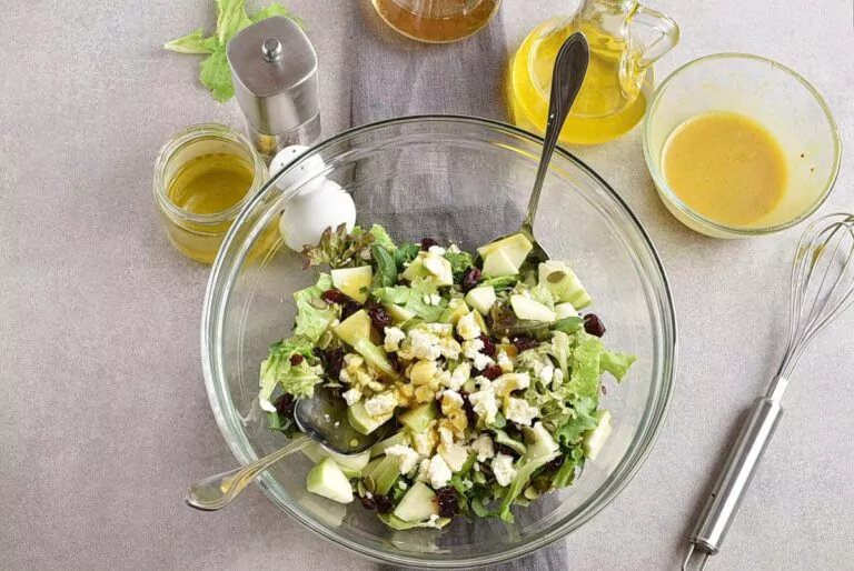Step 5 - Green Salad with Apples, Cranberries and Pepitas