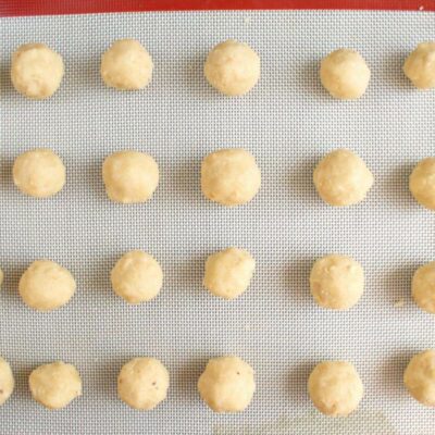 Italian Nut Cookies (Baci di Dama) recipe - step 5