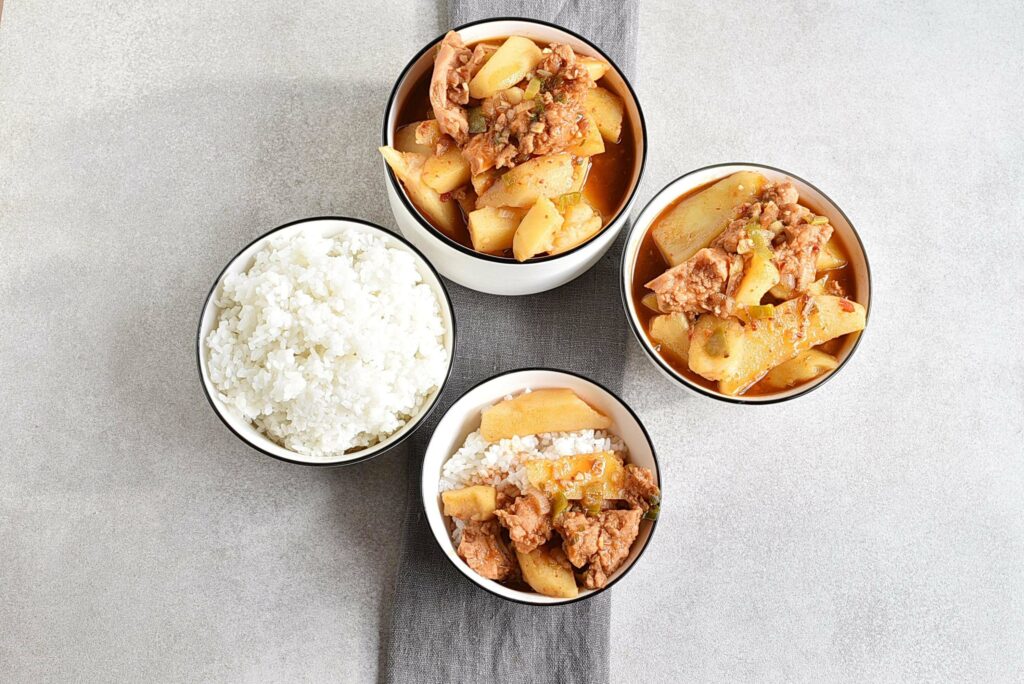 How to serve Korean Potato and Spam Stew – Gamja Jjageuli