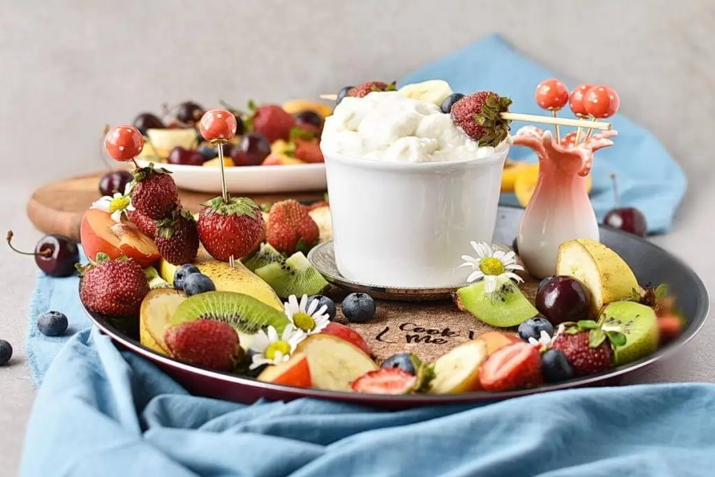 Whipped Cream Cheese Fruit Dip