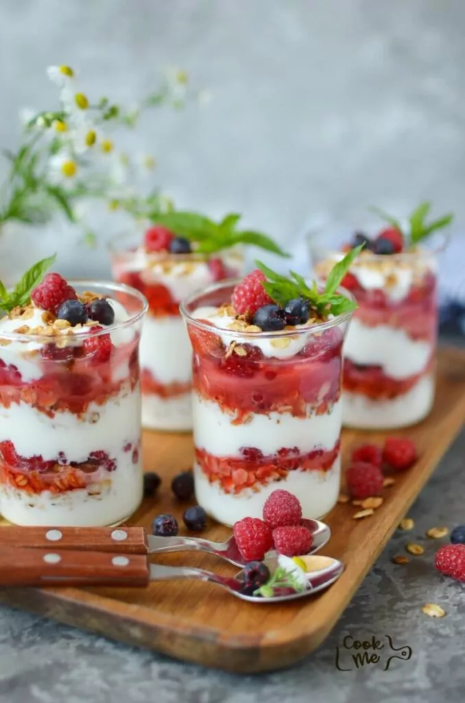 Yogurt and Fruit Parfaits