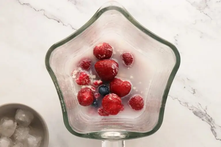 Step 1 - Antioxidant Berry Banana Smoothie