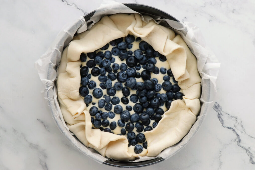 Blueberry Basque Cheesecake recipe - step 7