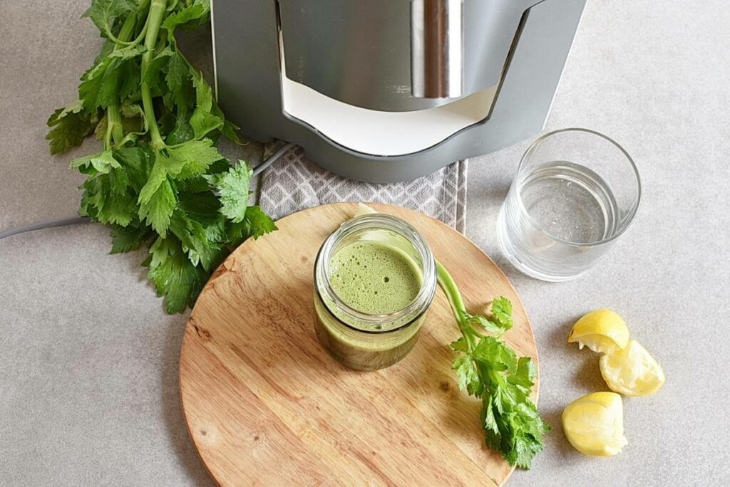 Celery Ginger and Lemon Juice recipe - step 2
