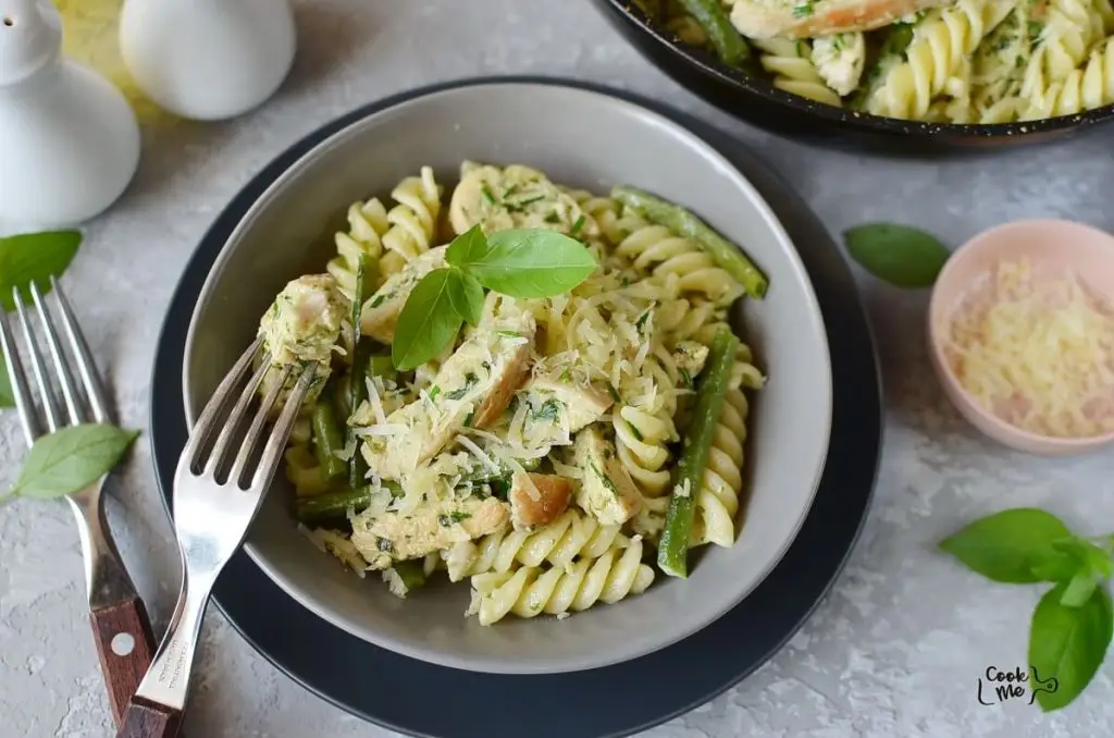 Creamy Chicken & Green Bean Pesto Pasta