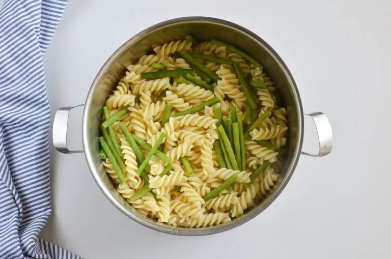 Step 3 - Creamy Chicken & Green Bean Pesto Pasta