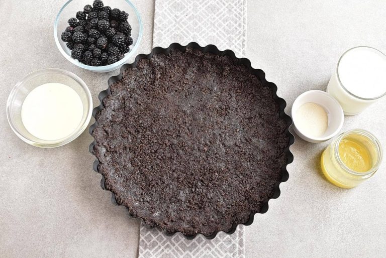 Step 1 - Easy No Bake Blackberry Tart