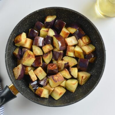 Eggplant and Chili Garlic Pork Stir-Fry recipe - step 1