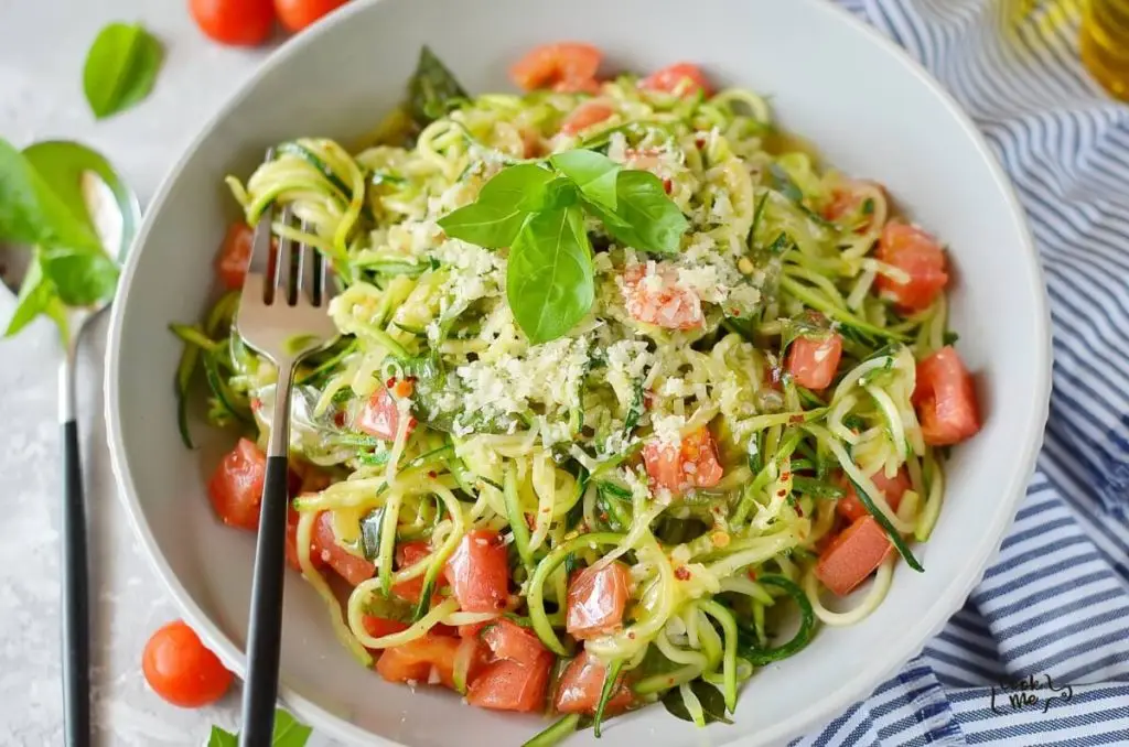 Guilt-Free Garlic Parmesan Zucchini Noodles