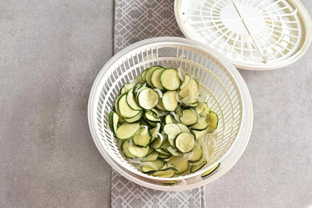 Sweet and Spicy Zucchini Refrigerator Pickles recipe - step 5