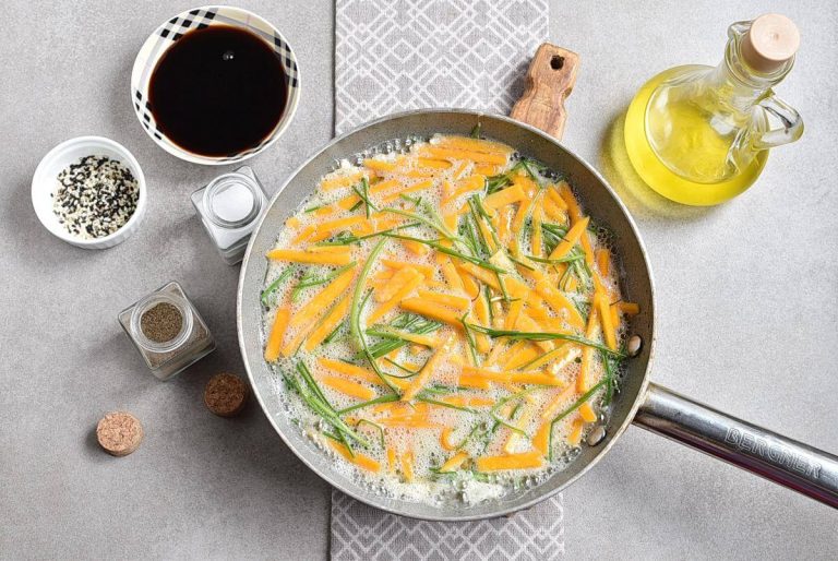 Step 3 - Chinese-Style Pumpkin Omelet