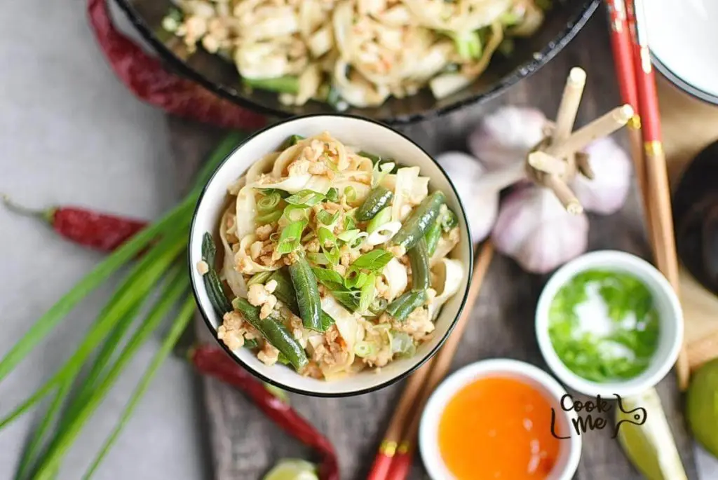 Noodles with Turkey, Green Beans and Hoisin