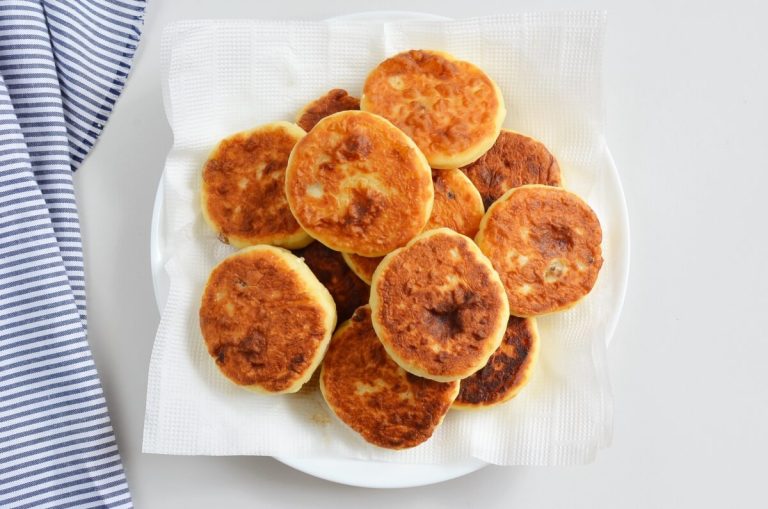 Step 4 - Syrniki: Ukrainian Cheese Pancakes