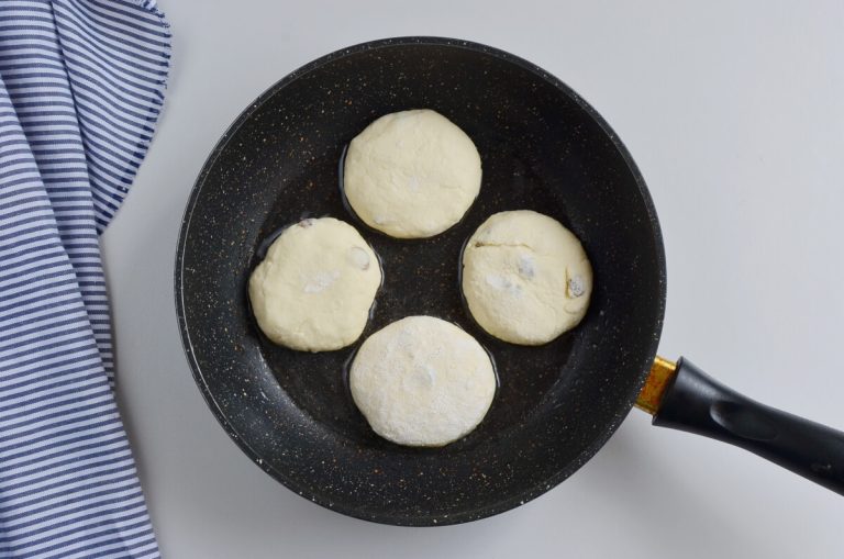 Step 4 - Syrniki: Ukrainian Cheese Pancakes